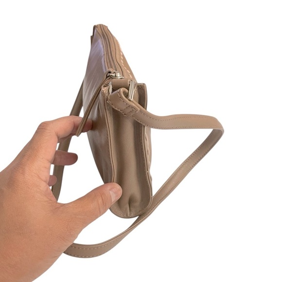 Preston & York Tan/ Brown Leather Shoulder Bag Purse Flat Handbag 10 x 5.5 ins - Picture 3 of 11